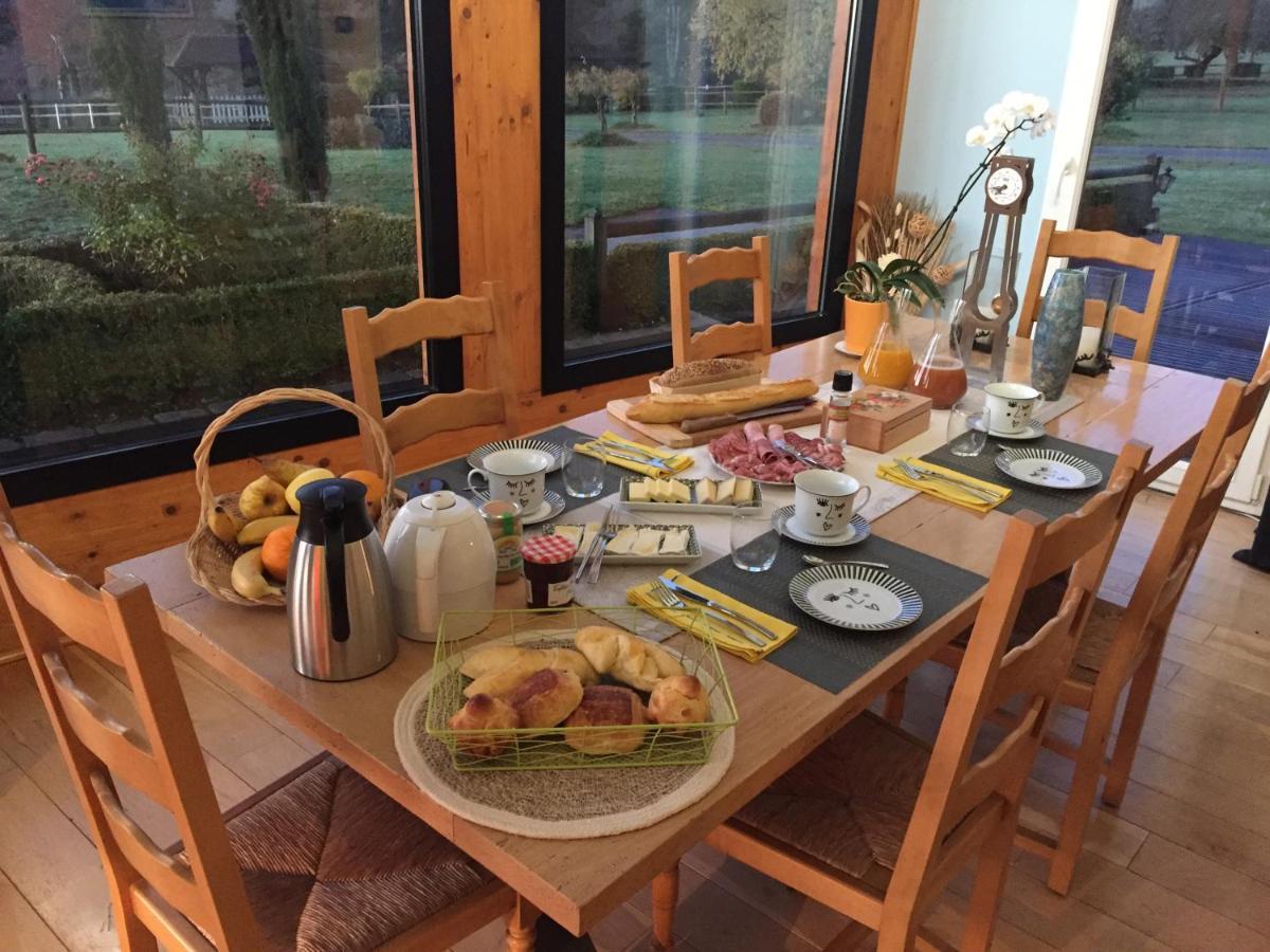 Au Domaine Du Cerf Bed and Breakfast Vyans-le-Val Εξωτερικό φωτογραφία